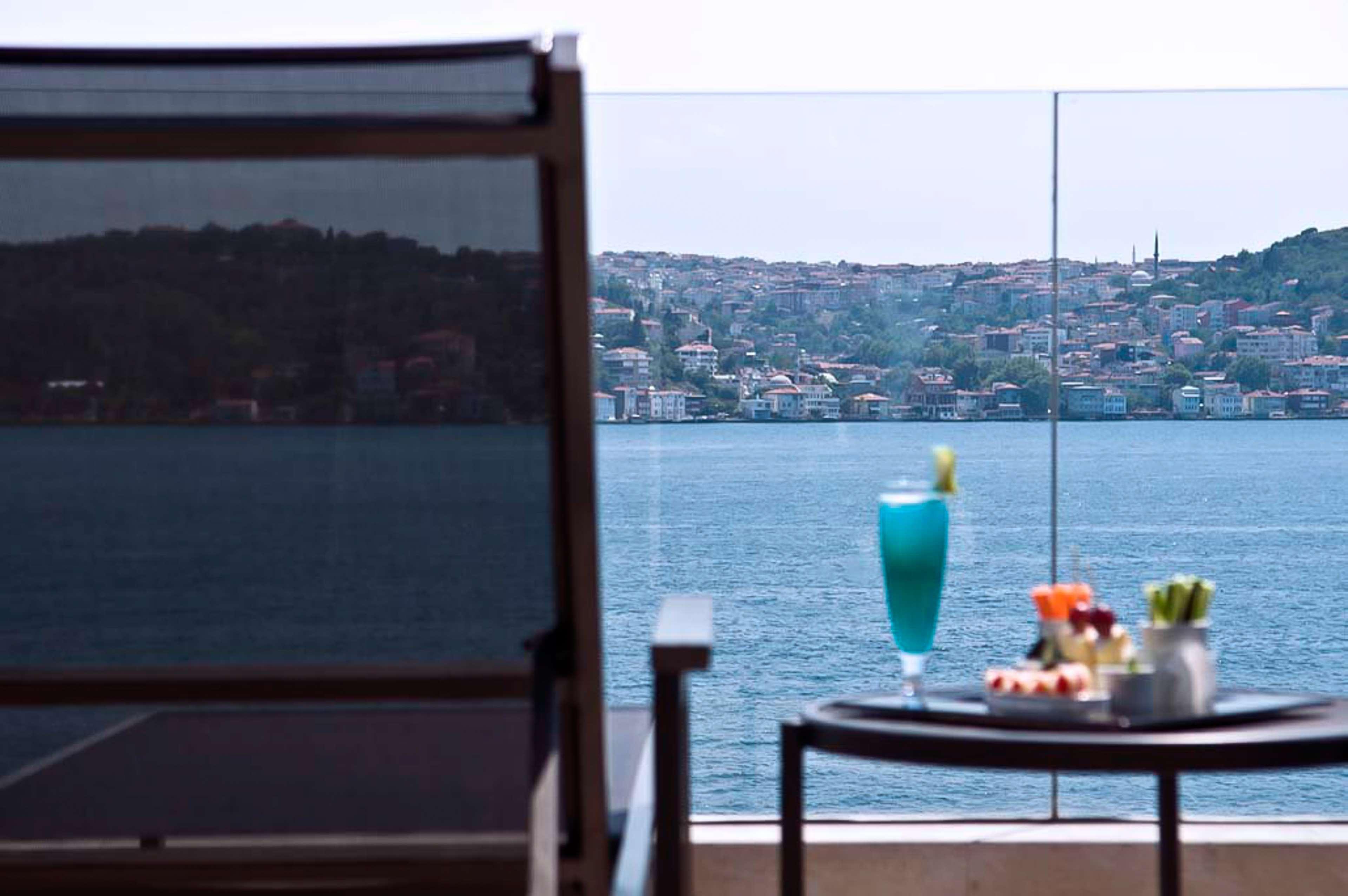 Radisson Blu Bosphorus Hotel Istanbul Exterior foto View from the hotel