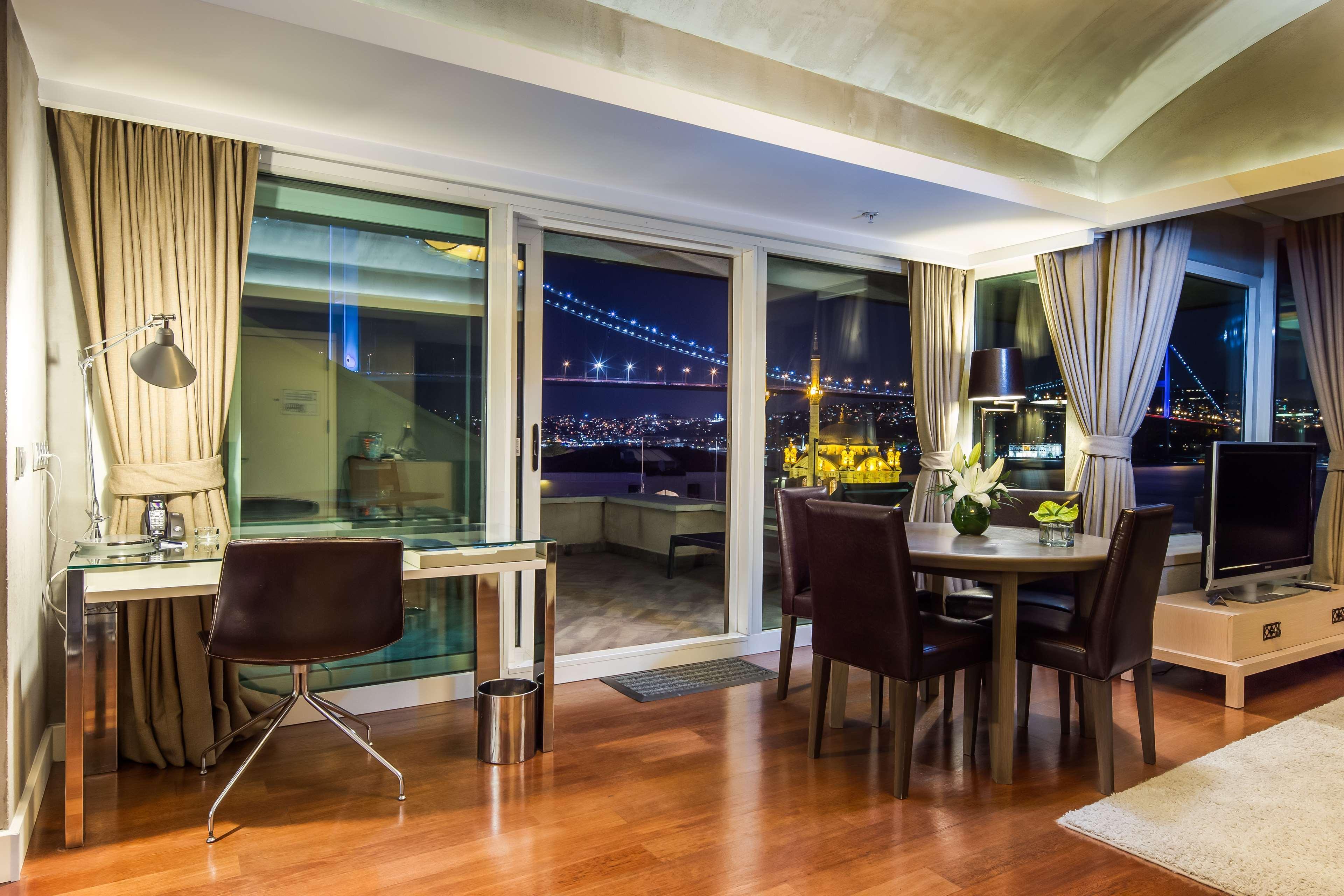 Radisson Blu Bosphorus Hotel Istanbul Exterior foto Interior of a suite at the Mandarin Oriental, New York