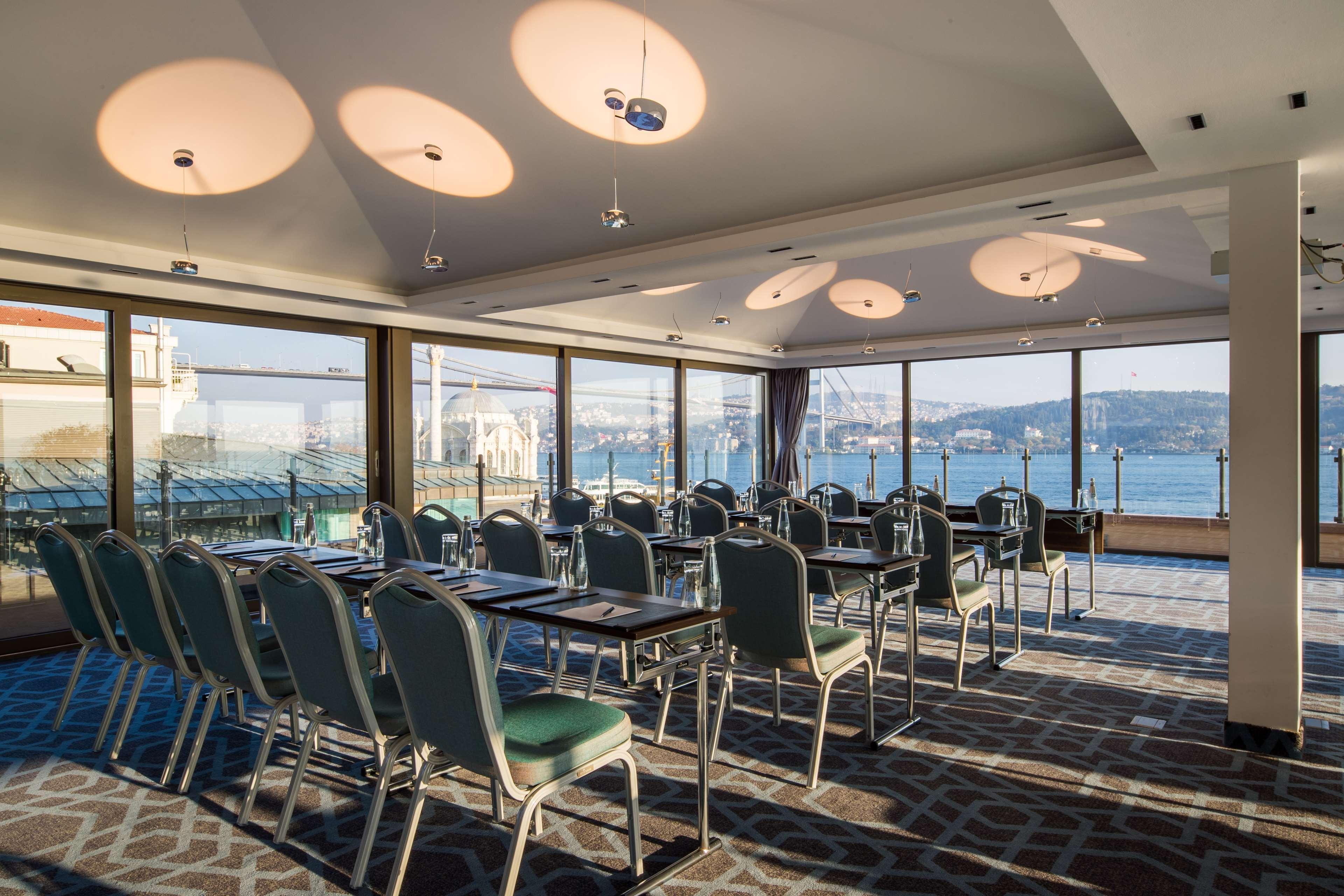 Radisson Blu Bosphorus Hotel Istanbul Exterior foto The Westin Harbour View