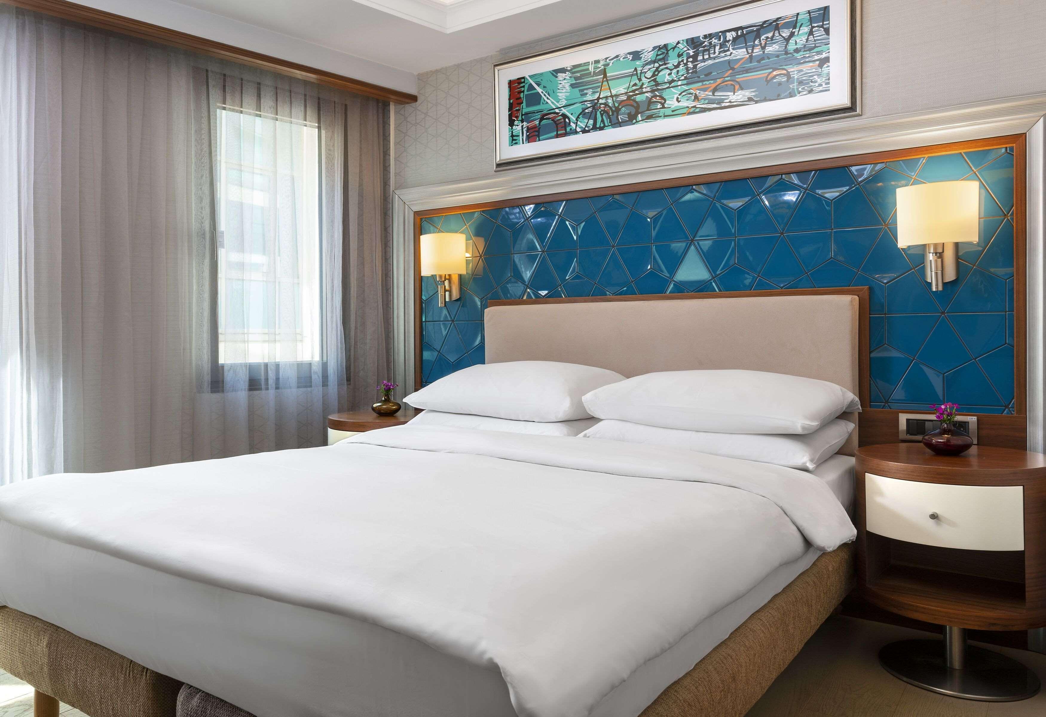 Radisson Blu Bosphorus Hotel Istanbul Exterior foto A bedroom at the Hilton London Paddington