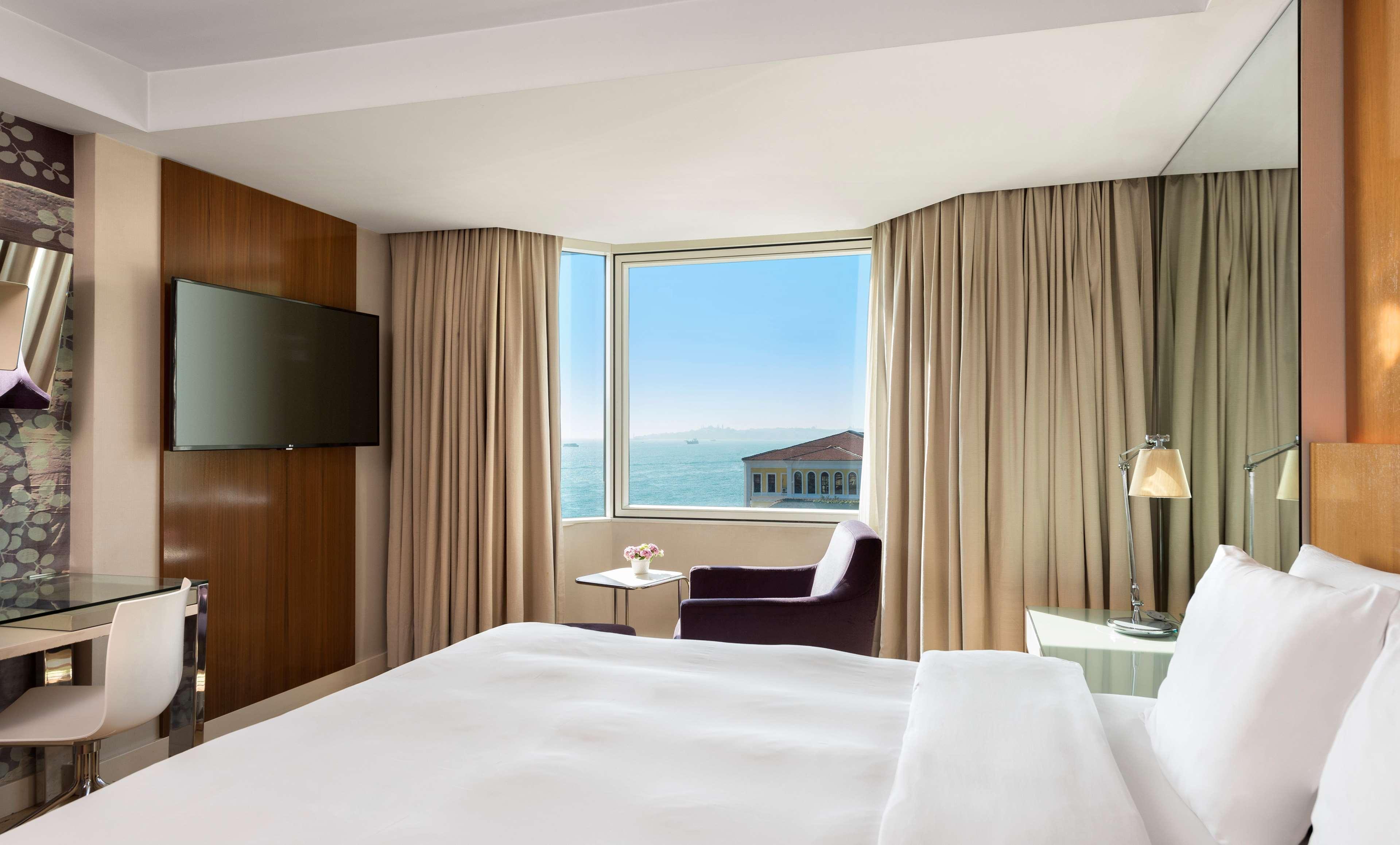 Radisson Blu Bosphorus Hotel Istanbul Exterior foto A room at the hotel