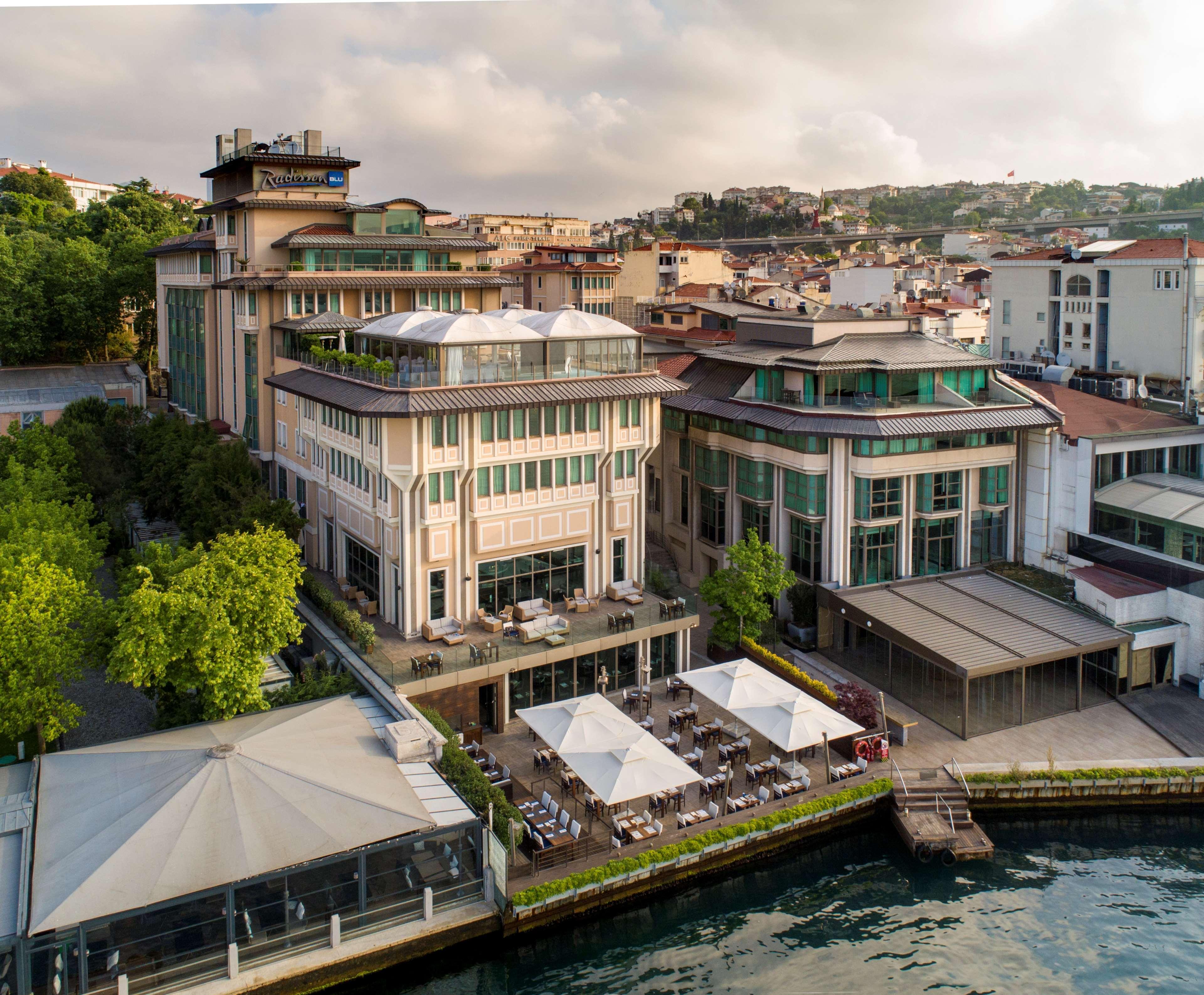 Radisson Blu Bosphorus Hotel Istanbul Exterior foto The Four Seasons Hotel Istanbul