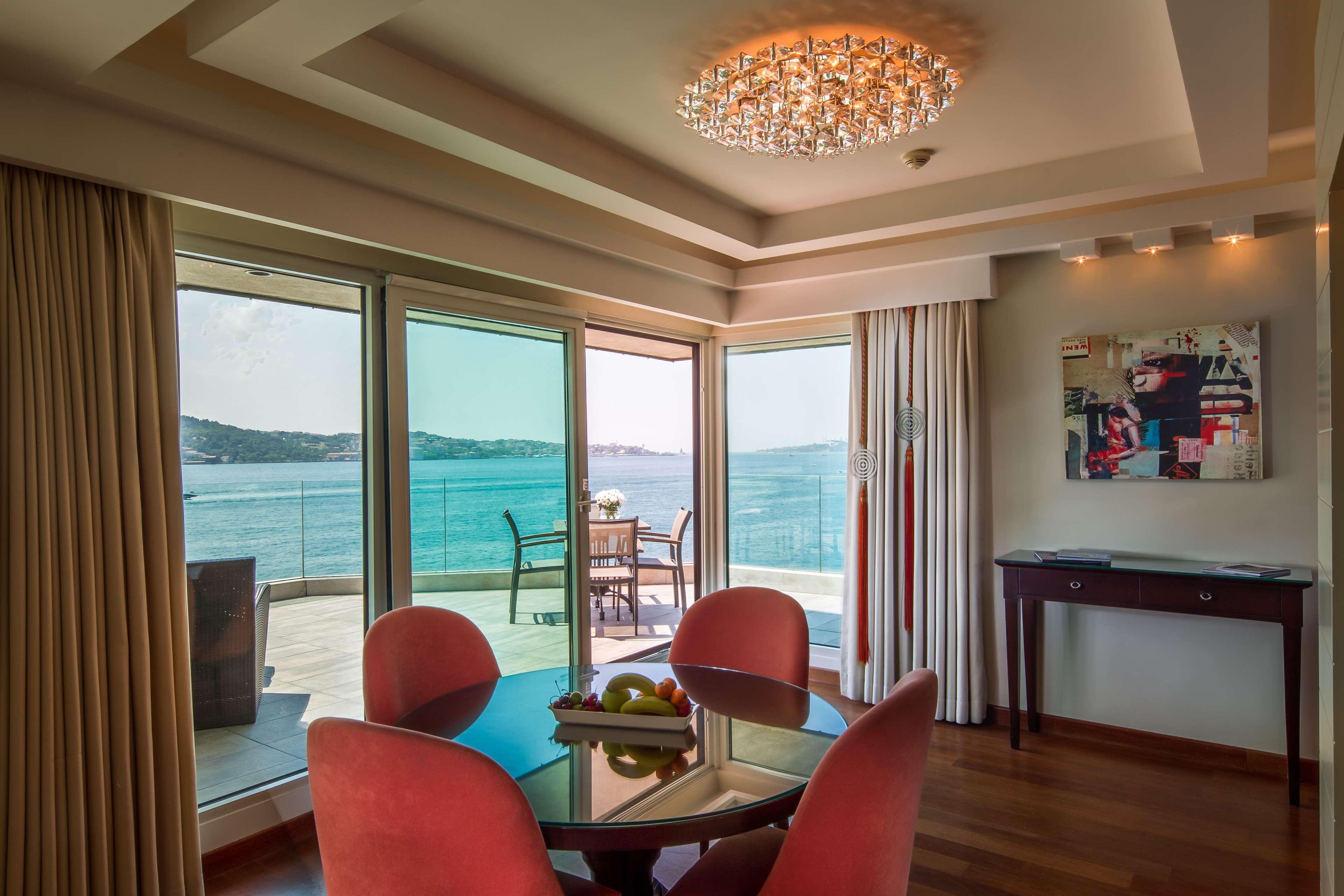 Radisson Blu Bosphorus Hotel Istanbul Exterior foto A suite at the hotel